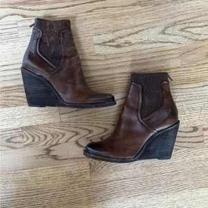 Frye Carrie Scrunch Back Zip Boots